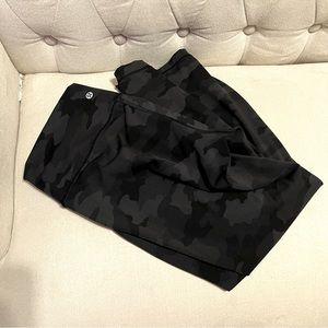 LIKE NEW Lululemon heritage camo leggings - 12